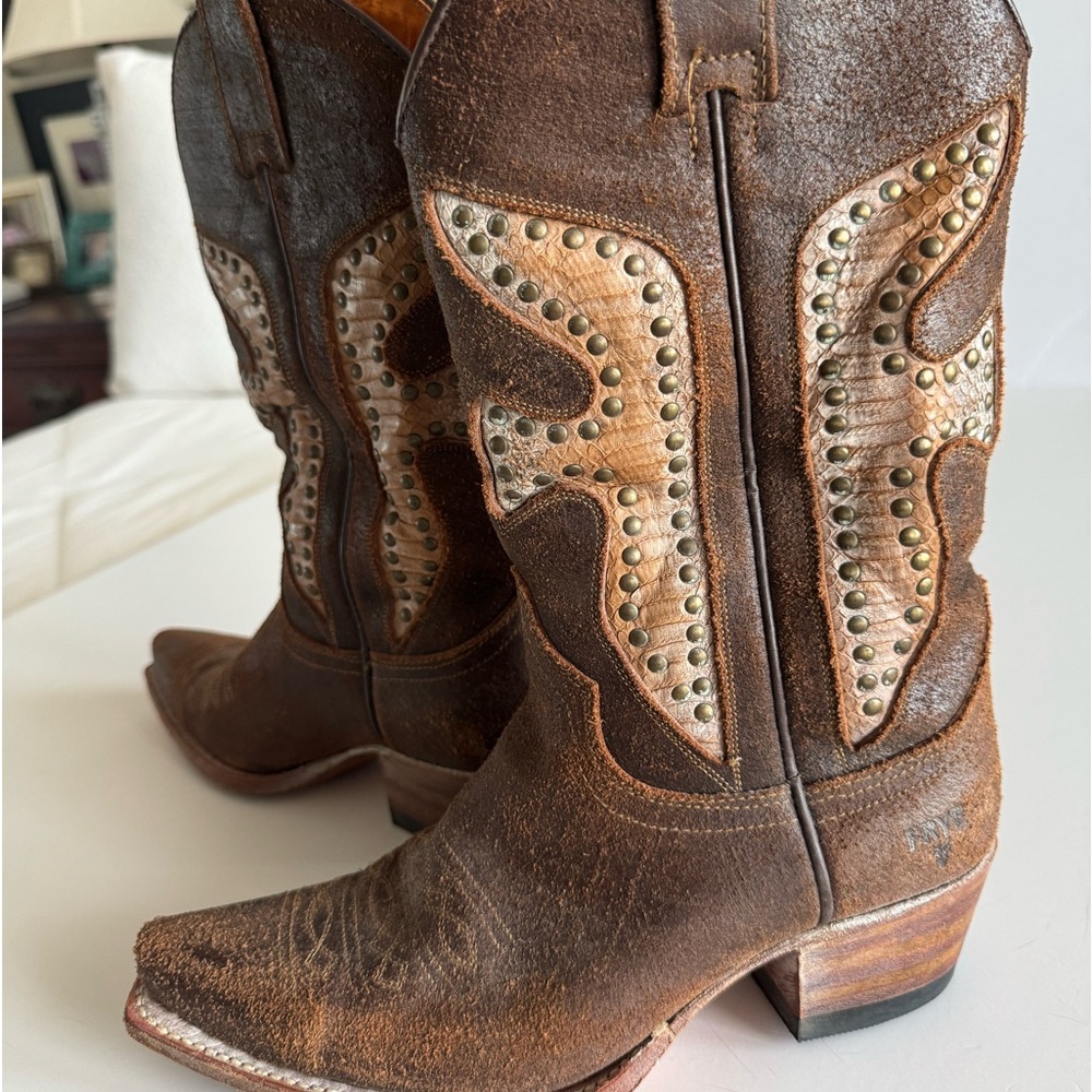 Frye western Boot, Size 6, Brown w/ Detail, Pull On, 1 1/2” Heel 10” Shaft NWOT - Picture 8 of 8